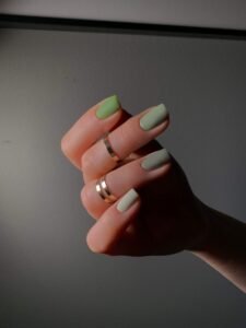 Model Manichiura 1 - SN Beauty Salon